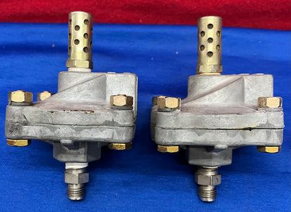 1 LOT QTY 2 - ASCO V0431 (AKA V043001) SHUTTLE VALVE 1/4" PIPE