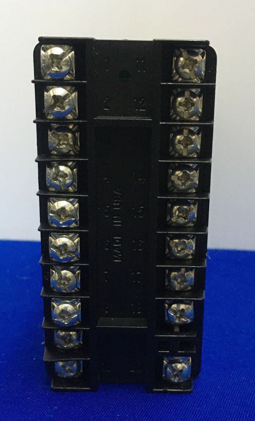 WATLOW CONTROLS 985A-1BB0-0000 985A1BB00000 REV E TEMPERATURE CONTROLLER