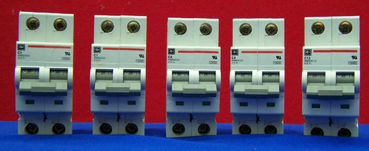 CUTLER-HAMMER CIRCUIT BREAKERS QTY 2-C1 WMS2C01,QTY 2-C4 WMS2C04,QTY 1-C13