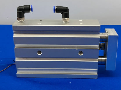SMC CXSM32-60 DUAL ROD CYLINDER 32MM BORE 60MM STROKE WITH D-Y59A POSITION SENS.