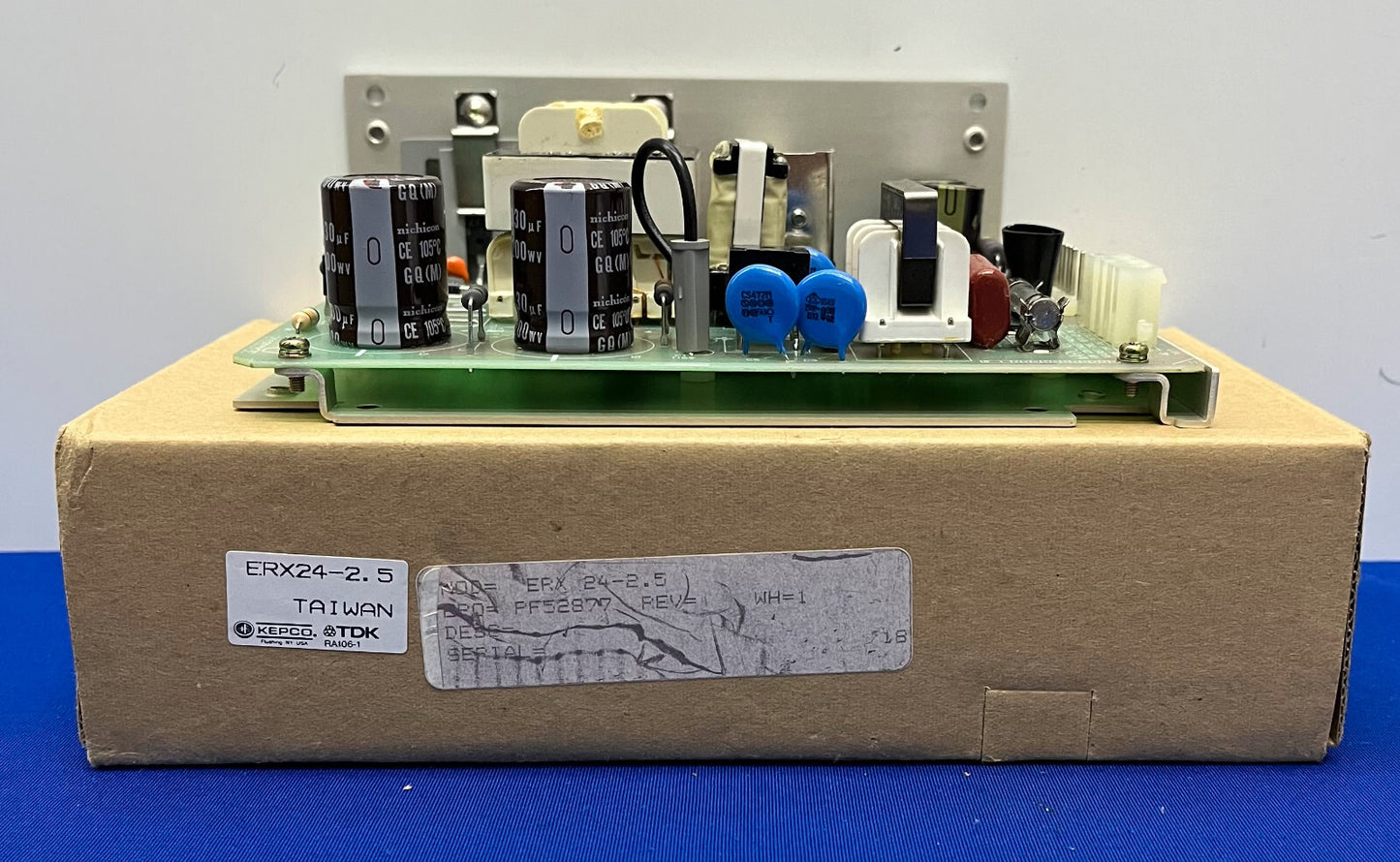 Alimentation TDK KEPCO ERX24-2.5 Entrée : CA 115/230 V, 1,6/0,9 A, 50/60 HZ Sortie : CC 24 V