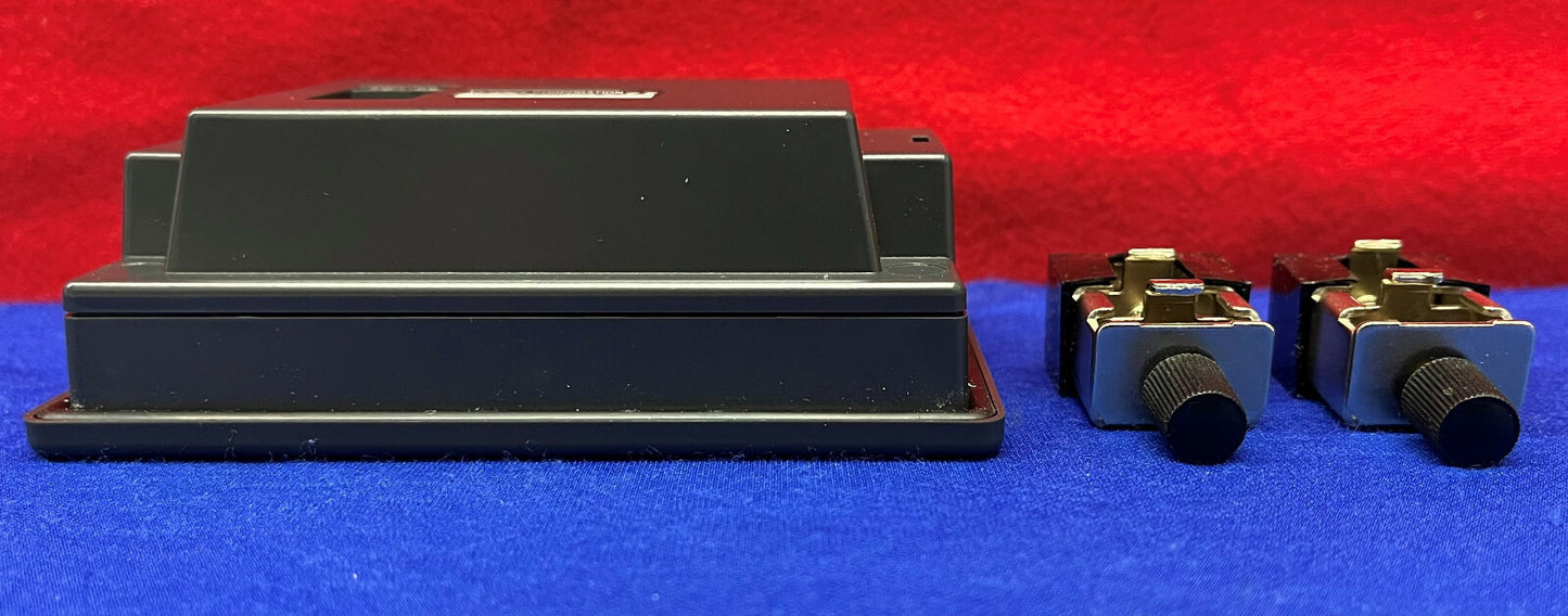 Keyence Corporation KV-D20 Schnittstellenanzeige-Bedienfeld mit Montageklammern