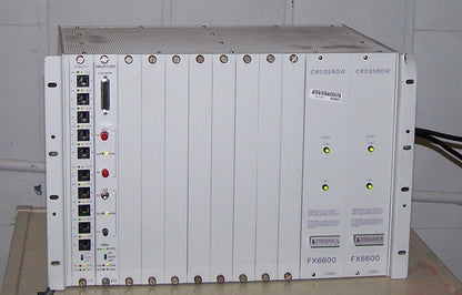 FIBERMUX FX6600+ 2 カード: 10 BASET 13Z および SMART LINK 81Z カード クロスボウ シャーシ