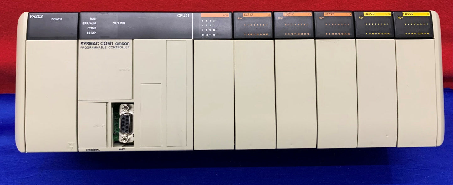Controllore programmabile Omron Sysmac CQM1 PA203 CPU21 OCH ID212 (3X) OC222 (2X)
