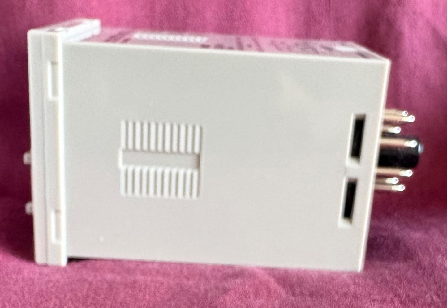 OMRON H3CA / H3CA-8 TIMER RELAY 99.9s TO 9990h,100/110/120V AC