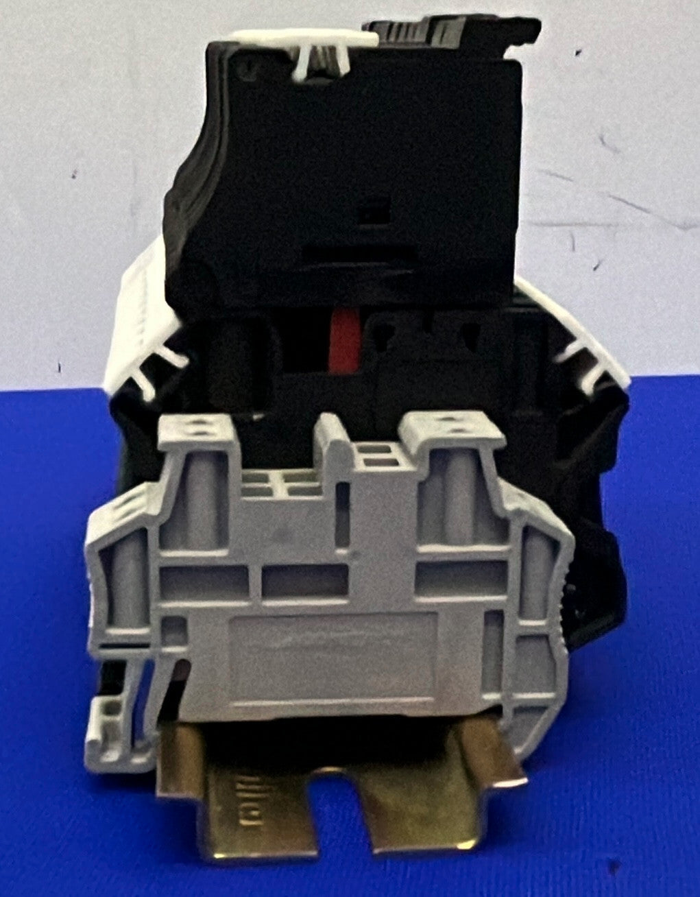 PHOENIX CONTACT UT 4-HESI (5X20) FUSE MODULAR TERMINALS QTY 13 ON DIN RAIL