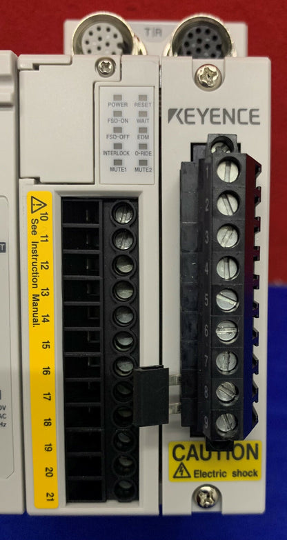 Keyence SL-T11R Veiligheidsrelais Terminal &amp; SL-U2 Voeding 24VDC