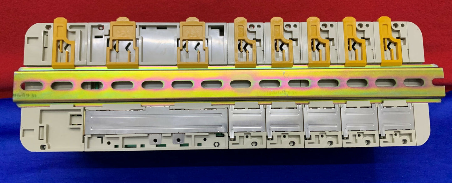 Controllore programmabile Omron Sysmac CQM1 PA203 CPU21 OCH ID212 (3X) OC222 (2X)