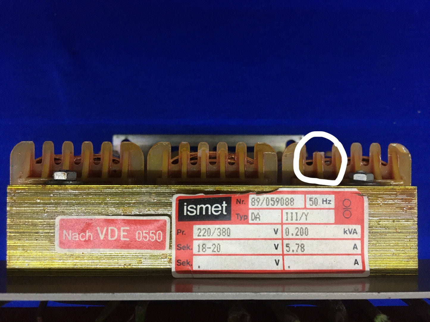 ISMET 89/059088 TRANSFORMATOR 50HZ TYP DA III/Y PR 220/380V 0,200 kVA sek 18-20 V