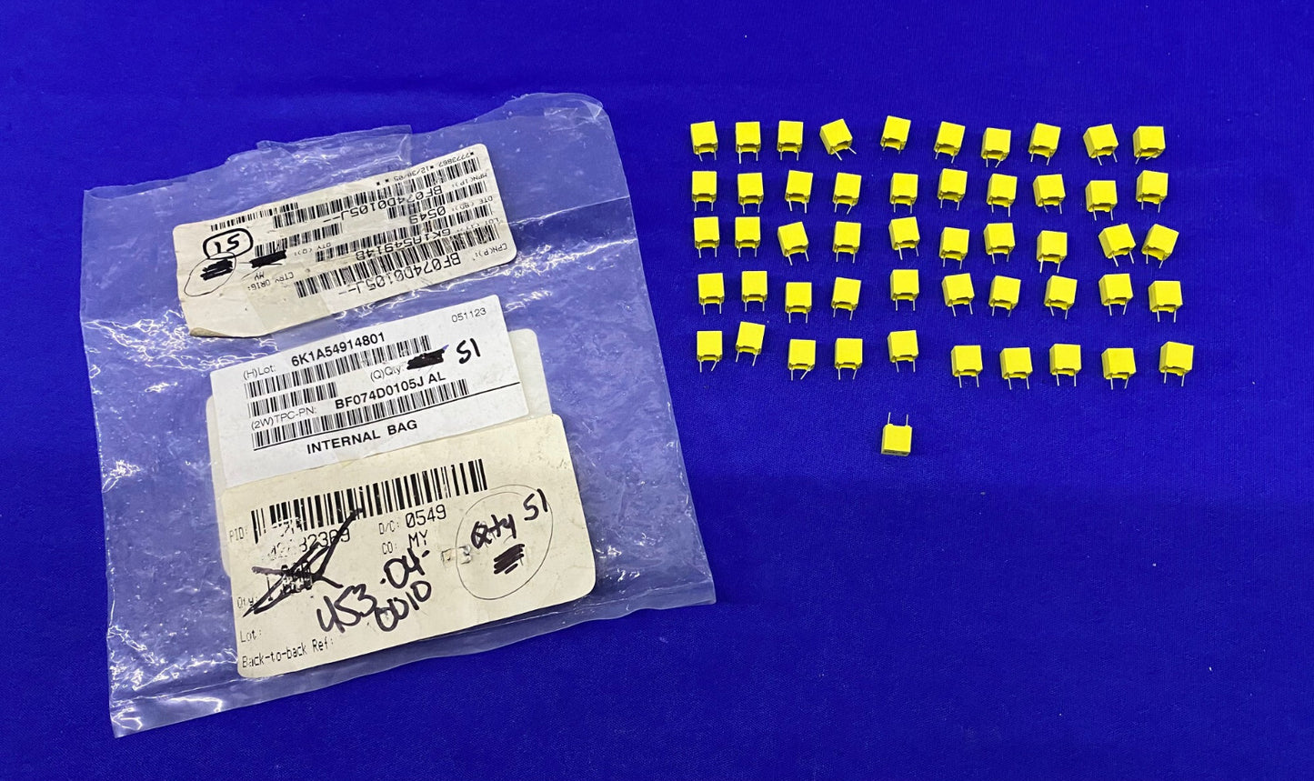 BF074D0105J FILM CAPACITORS 1UF 5% 63VDC RADIAL - 1 PACKAGE QTY 51