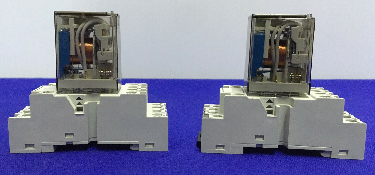 1 LOT MIT 2 Allen Bradley - 700-HN103 MINIATUR-RELAIS-SOCKEL &amp; 700-HC24Z24-4 RELAIS 