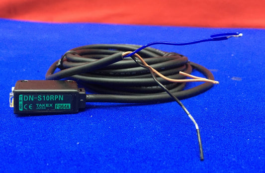 TAKEX DN-S10RPN / DNS10RPN / F064A BACKGROUND SUPPRESSION PHOTOELECTRIC SENSOR