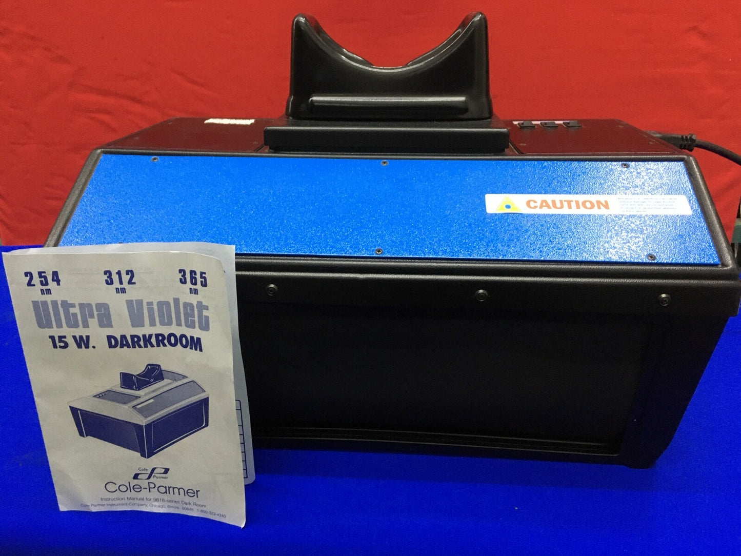 Cole Parmer Darkrooms 9818 Series Darkroom Chromatography Viewer UV Cabinet