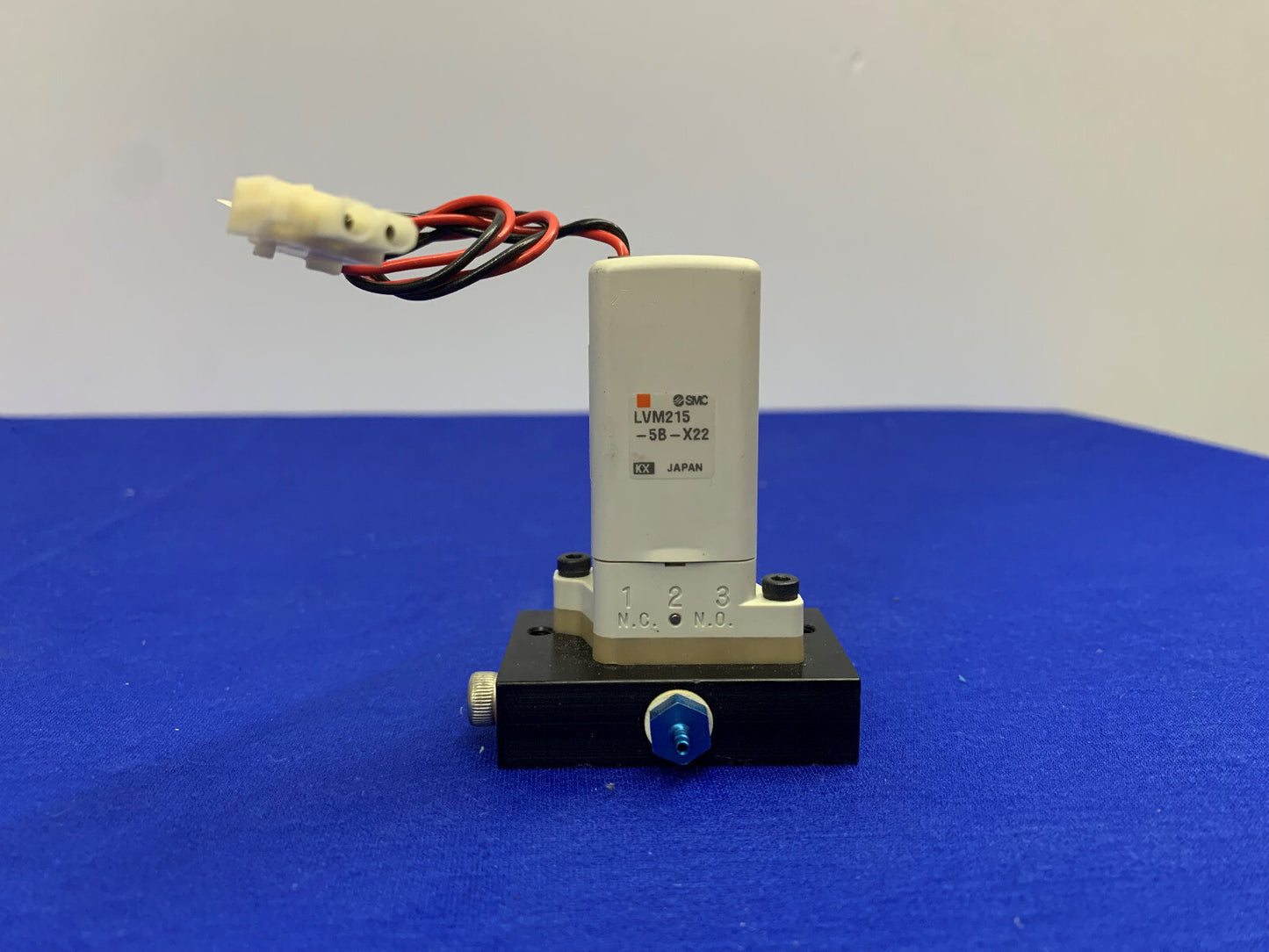 SMC LVM215-5B-X22 SOLENOID VALVE