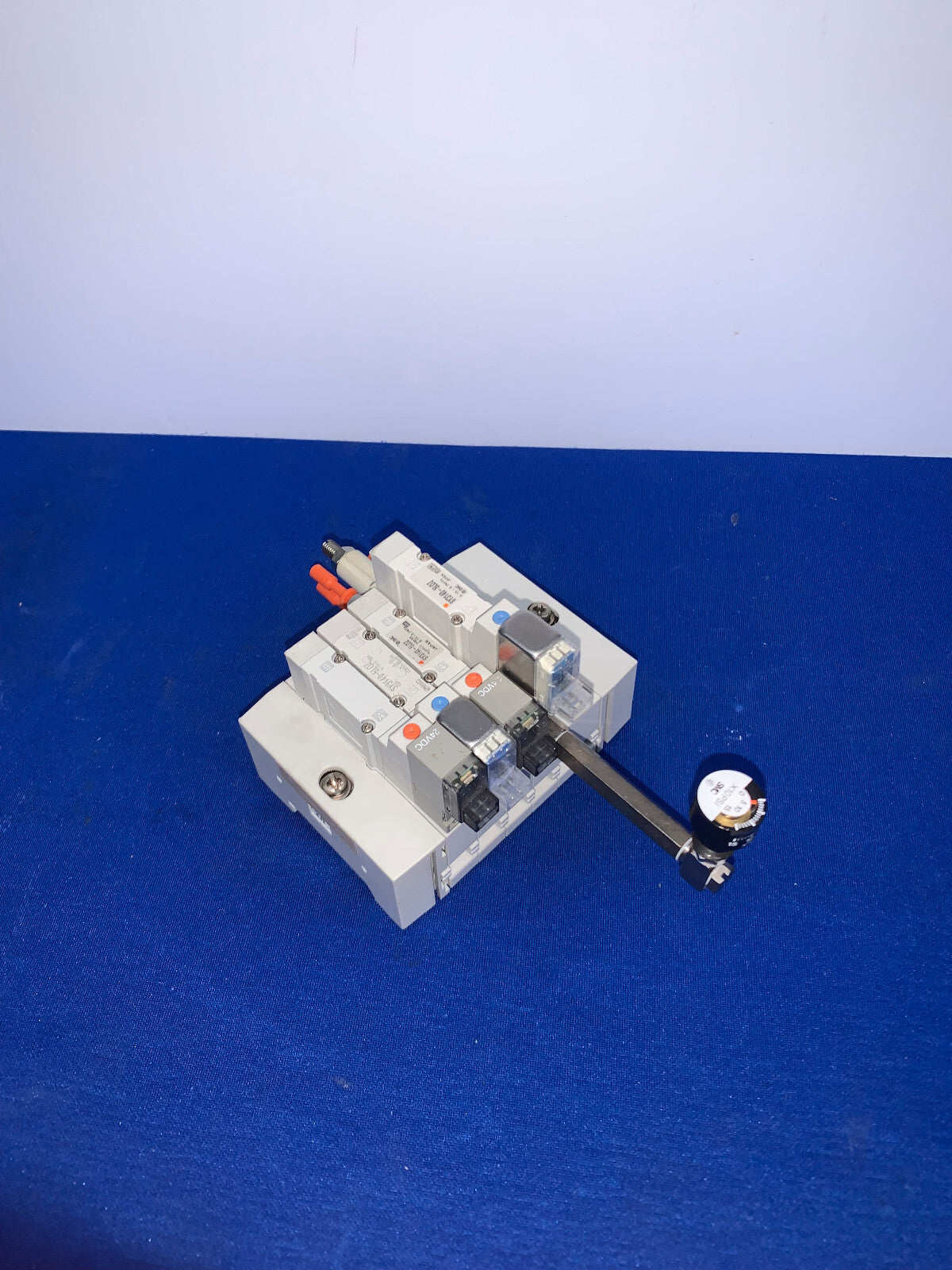 ELETTROVALVOLA SMC ARBY3000-06-P-2-X1 CON 3 SY3140-5LOZ
