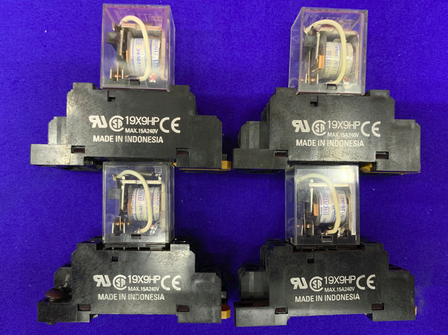 QTY 4 - RELÈ LY1 110-120 VAC CON BASI 19X9HP
