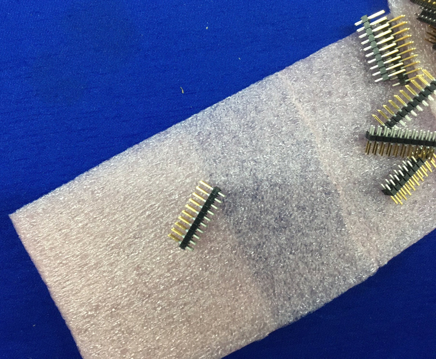 1 PKG OF 100 PCS -  SAMTEC MOTOROLA TSW-110-07-L-D 515-2121-0020 HEADER