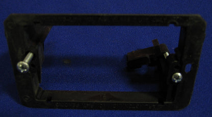ARLINGTON INDUSTRIES MONTAGEPLATTE FÜR WÄNDE, 1/4" - 1" DICK - PAKET MIT 4 STÜCK