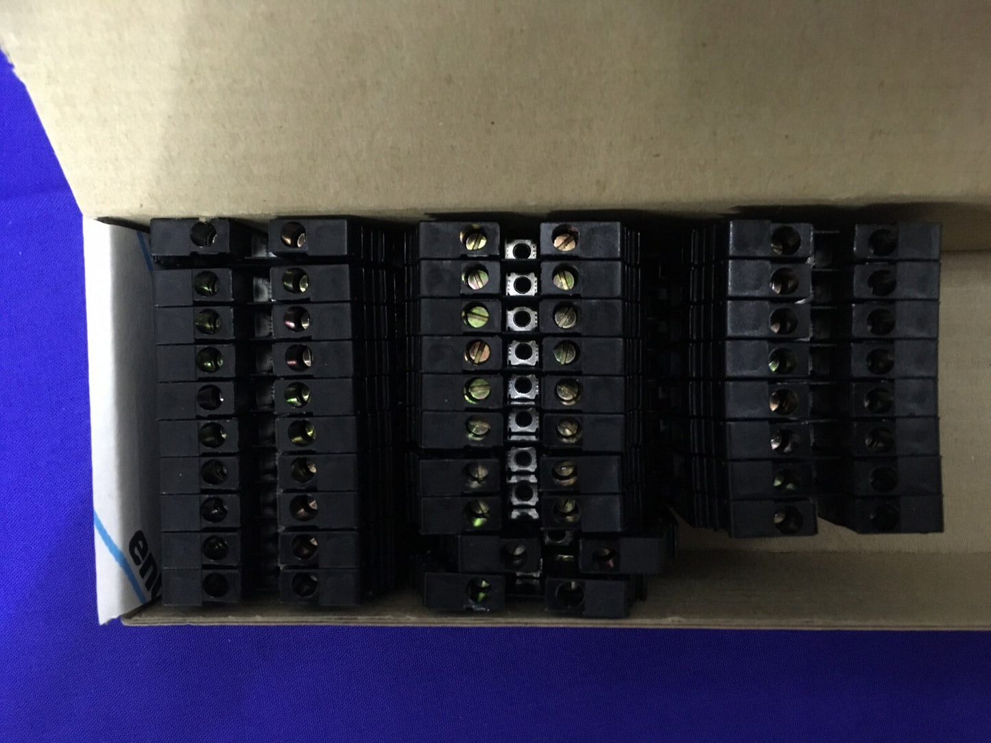 1 PACKAGE CONTAINING 28 ENTRELEC 0105031 14 010503114 0105031.14 TERMINAL BLOCKS