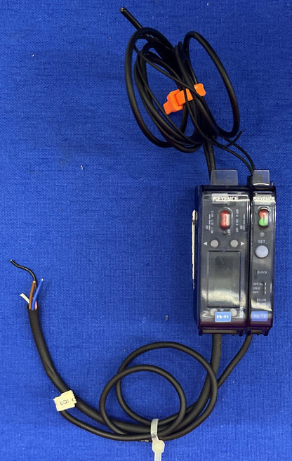 Keyence FS-V1 (1) und Keyence (1) FS-T2 Glasfasersensoren