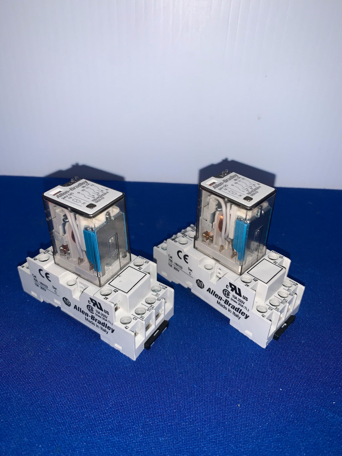 ALLEN-BRADLEY, 700-HC24Z24-4, RELAY, SELLING AS 1 LOT QTY 2 FOR $30