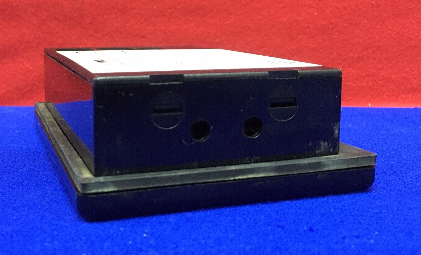 RENU ELECTRONICS PZM-720-24-BH/W REV A3 オペレーターインターフェイスパネル