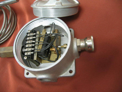 UNITED ELECTRIC CONTROL CO. 88 B   70-370 DEG F ADJUSTABLE THERMOSTAT HAZARD LOC