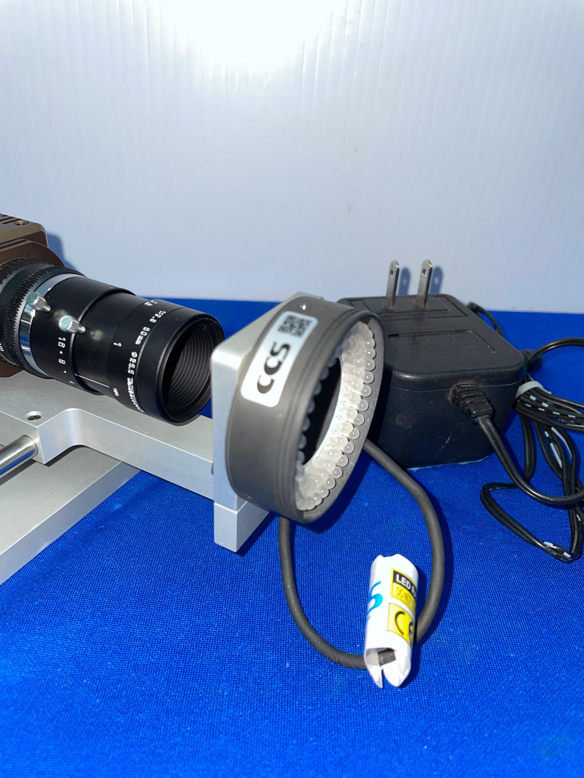 CAMERA W/ 50MM 1:2.8 TAMRON 004470 LENS & CCS RING LIGHT