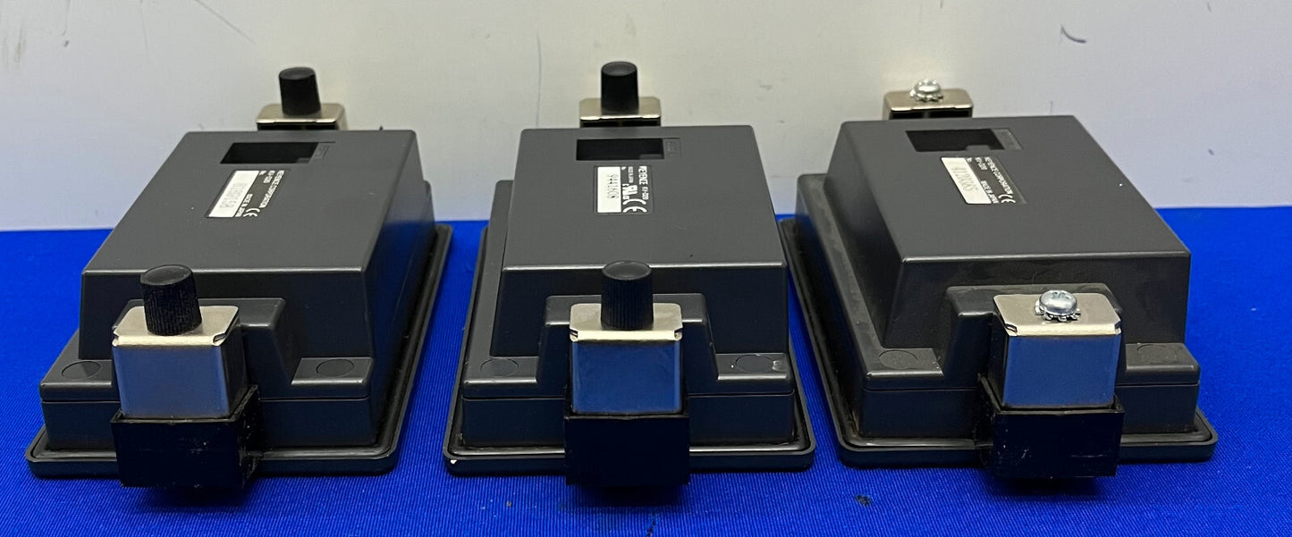 KEYENCE CORP KV-D20 OPERATOR INTERFACE PANEL 4 LINE - PARTS/REPAIR - 1 LOT QTY 3