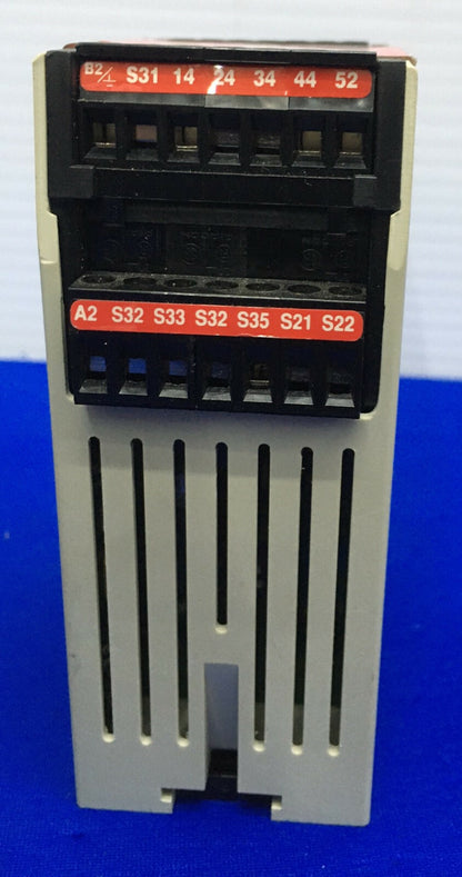 BANNER ES-GA-5A / ESGA5A MACHINE SAFETY CONTROL RELAY