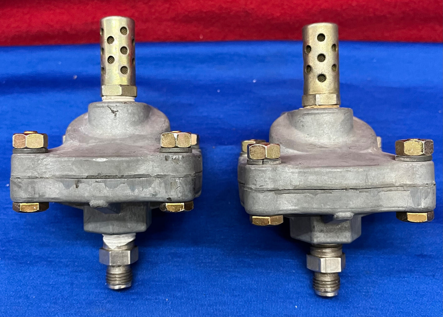 1 LOT QTY 2 - ASCO V0431 (AKA V043001) SHUTTLE VALVE 1/4" PIPE