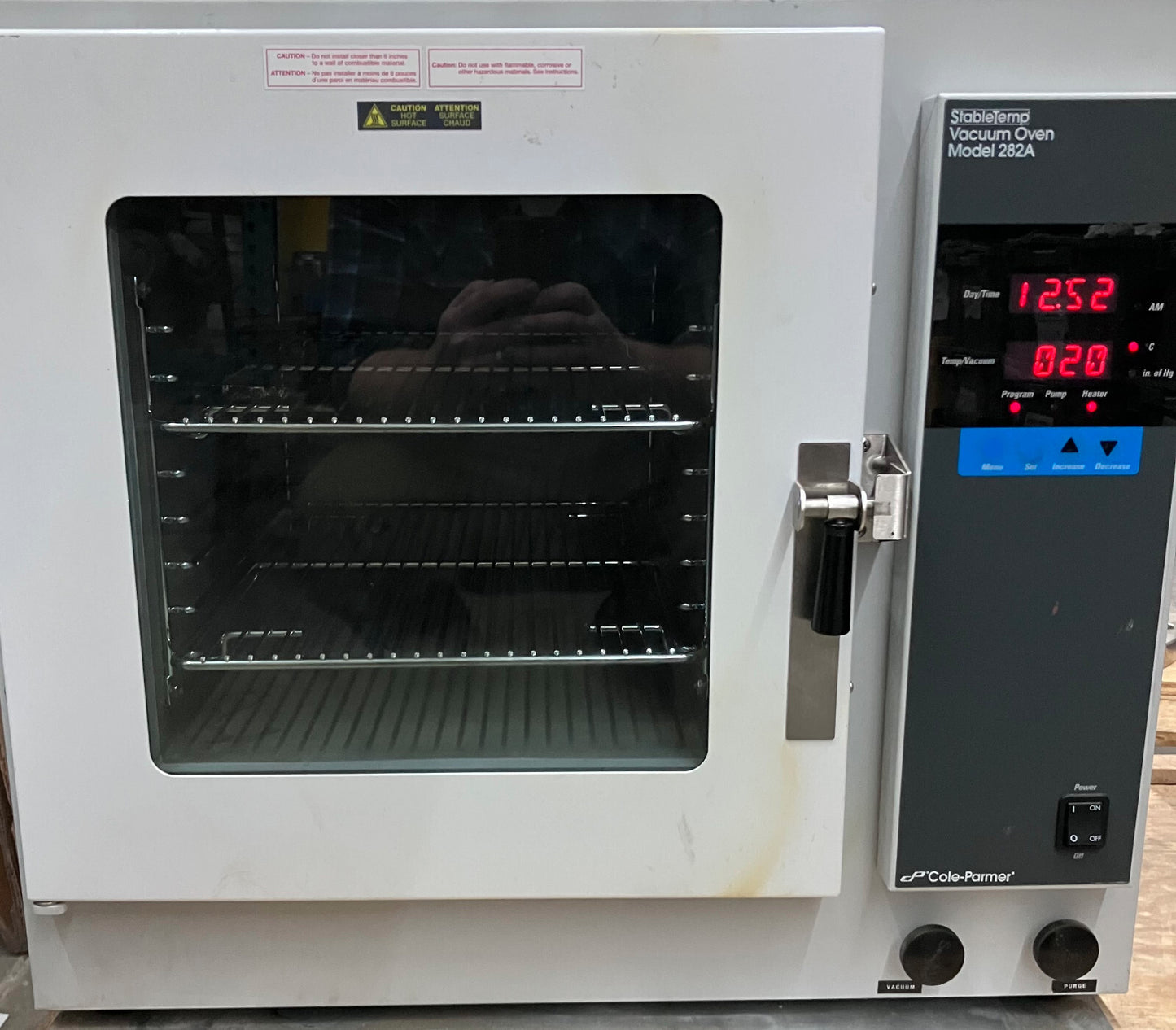 COLE PARMER STABLE TEMP VACUUM OVEN 282A  115V 15A 60HZ CAT. 05017-10